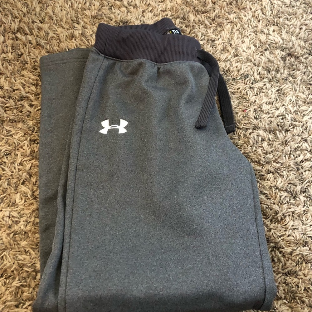 AWESOME UNDER ARMOUR SWEATPANTS